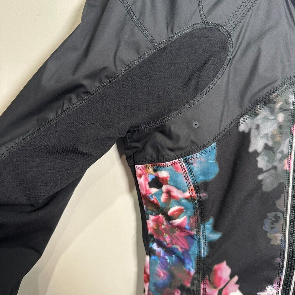 Lululemon Run Get Up And Glow Jacket Spring Has S… - image 3